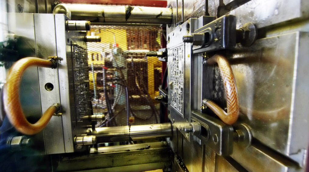 Memilih Mesin Injection Molding - Molding
